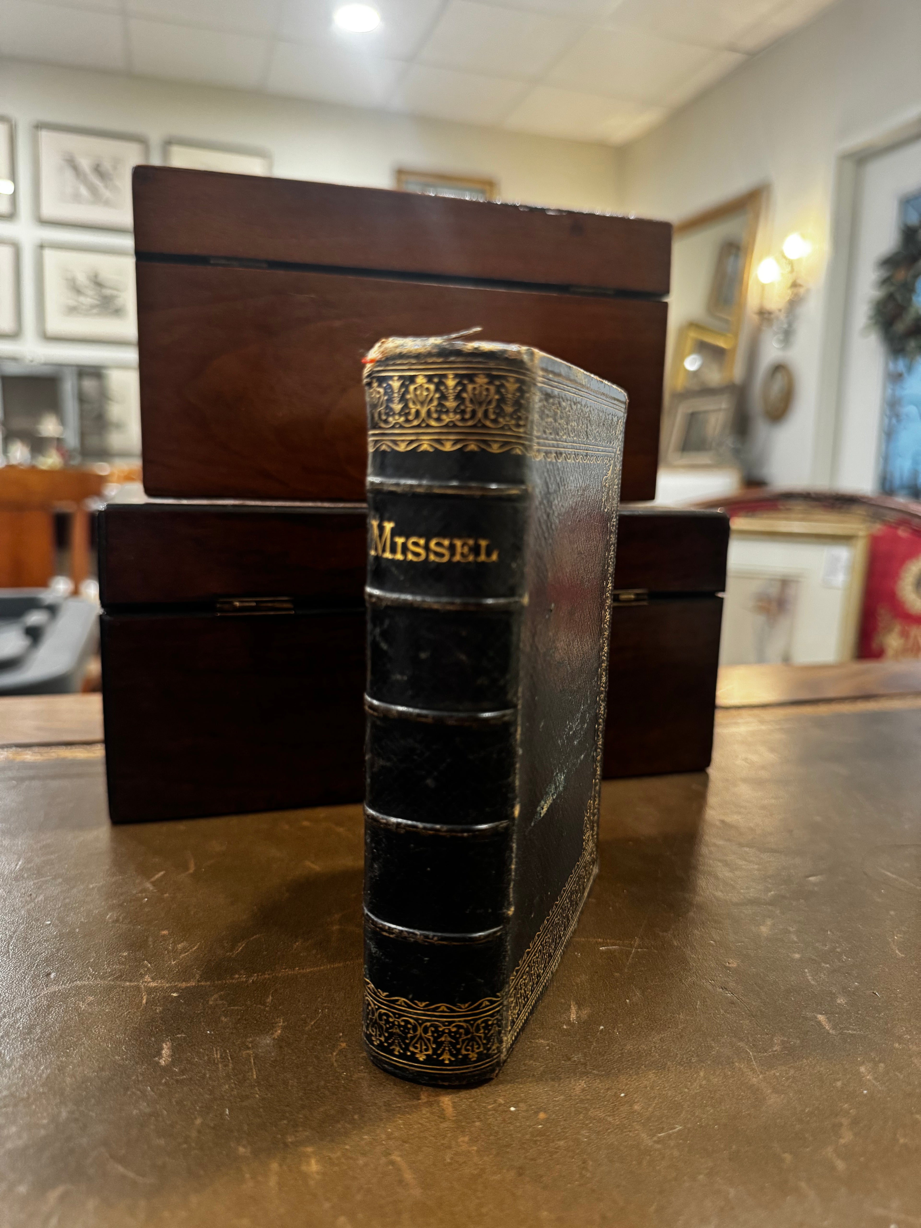 Antique French Catholic Missal – Full Leather, Gilt Edges (1892)